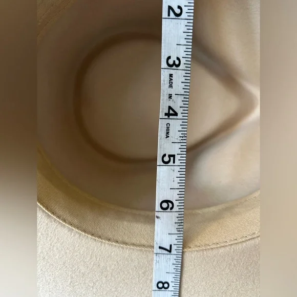 Wyeth NWOT 100% wool beige hat with leather detail - Picture 6 of 6